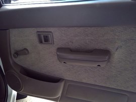 1999 TOYOTA TACOMA, WHITE, SR5, EXTD CAB, 2.4L, AT, 2WD.  Z25969